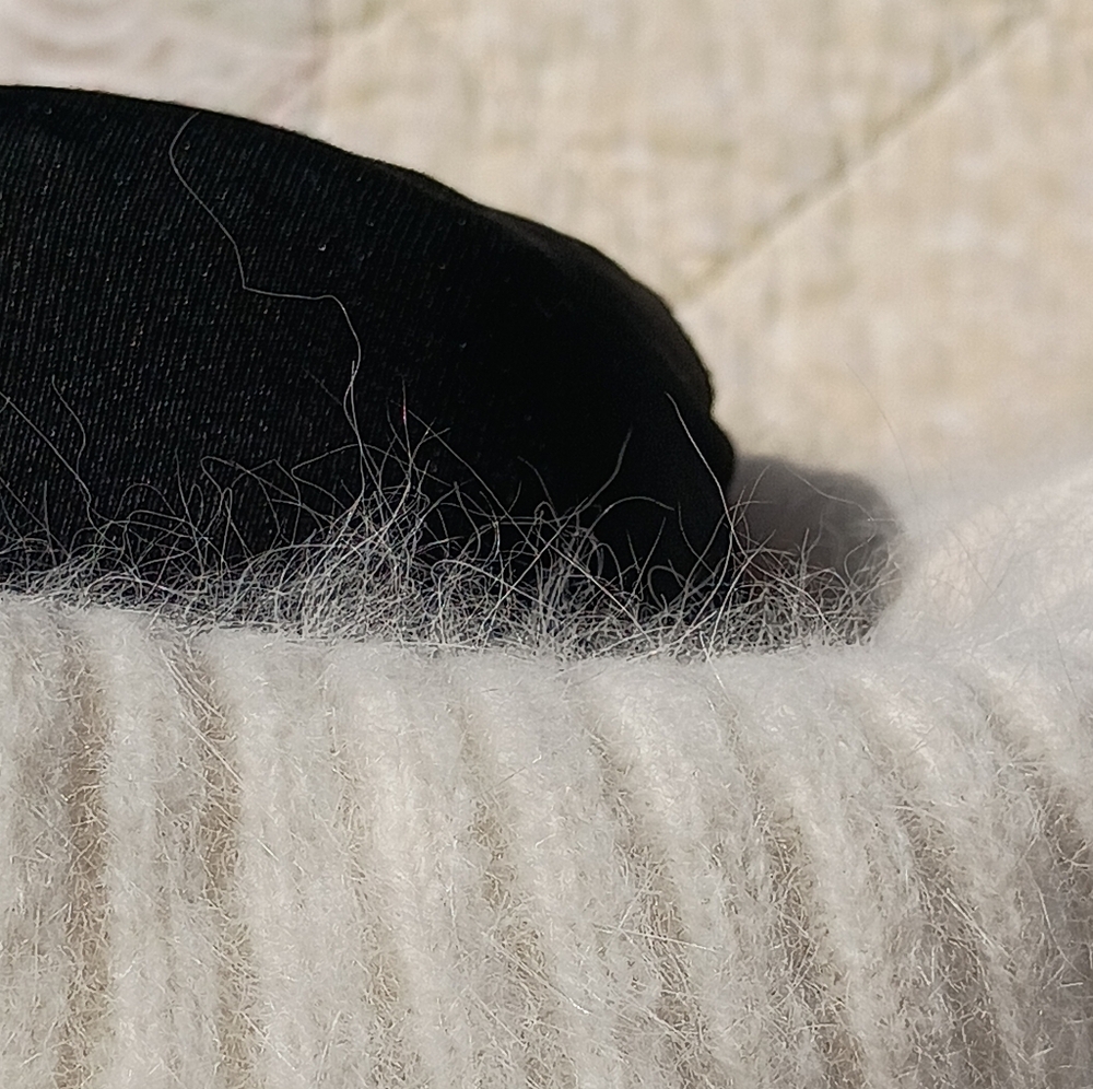 Venesha Vintage 80% Angora Rabbit Hair Fur Fuzzy Turtleneck Sweater Large ๐๐โจ - Picture 10 of 16